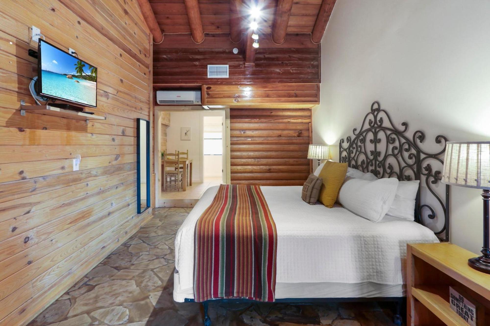 Wimberley Log Cabins Resort And Suites- Unit 3 Exterior photo